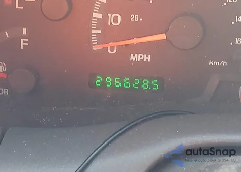 2000 Ford F-150 Lariat/Work Series/Xl/Xlt from USA, damaged, VIN 1FTRX18LXYNB45746